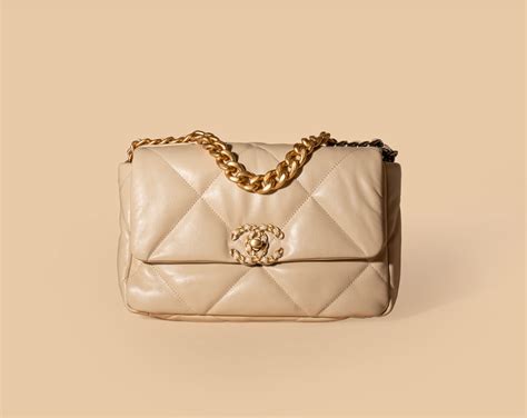 cheapest thing at chanel - most affordable chanel bag.